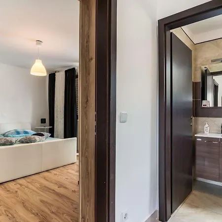 With Privat Pool Daire